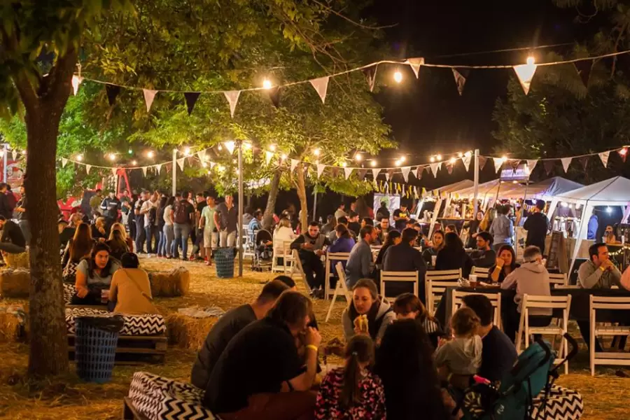 Luminarias nuevas, baños químicos, seguridad monitoreada: una fiesta para disfrutar