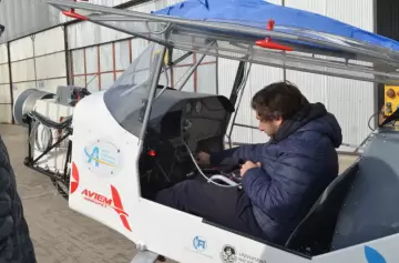 En la Universidad de La Plata diseñaron y fabricaron el primer avión eléctrico