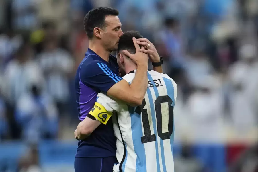 Una imagen que volverá repetirse: Scaloni y Messi