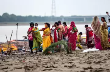 Baño de horror: 46 fieles mueren en una reunión religiosa