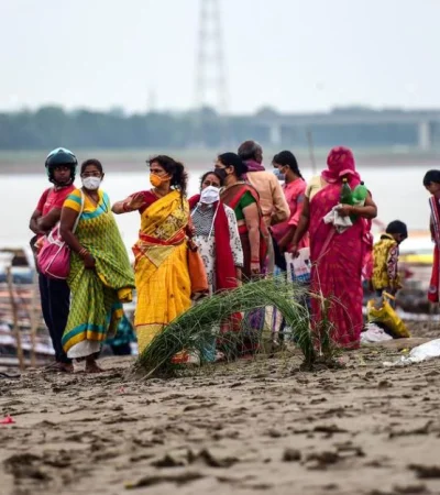 El baño de los fieles se transformó en un escenario de tragedia con decenas de ahogados.