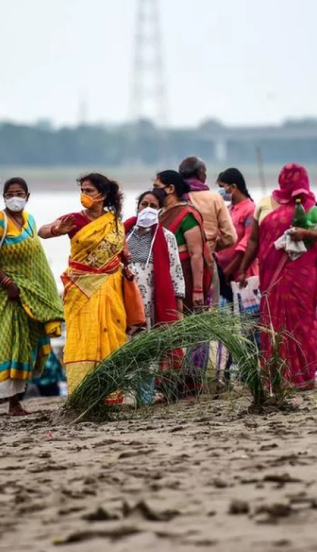 El baño de los fieles se transformó en un escenario de tragedia con decenas de ahogados.