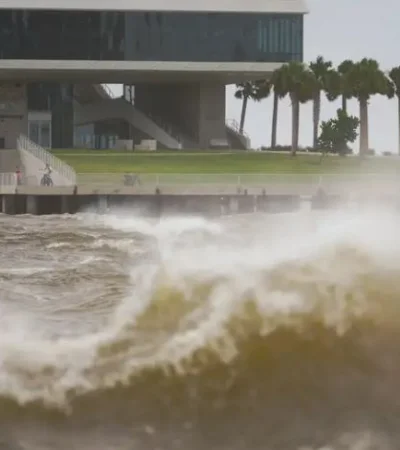El ciclón ha sorprendido a las autoridades por su desmesurada intensidad y se calculan más víctimas y pérdidas multimillonarias.