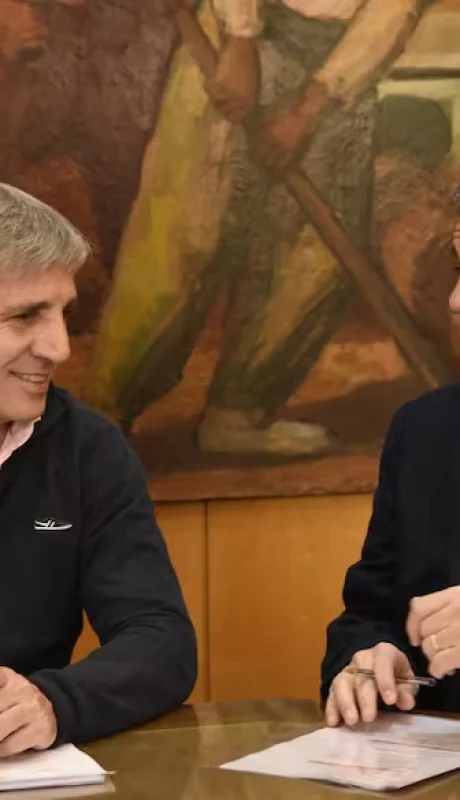 El ministro de Economía Luis Caputo junto al jefe de Gobierno porteño, Jorge Macri. (Foto: archivo web)