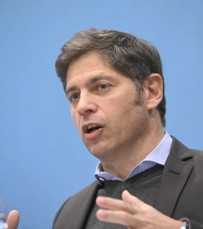 Kicillof: "la derecha empieza a aprovecharse de nuestros debates internos"