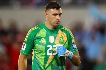 Dibu Martínez será sancionado y no jugará los próximos partidos de Argentina