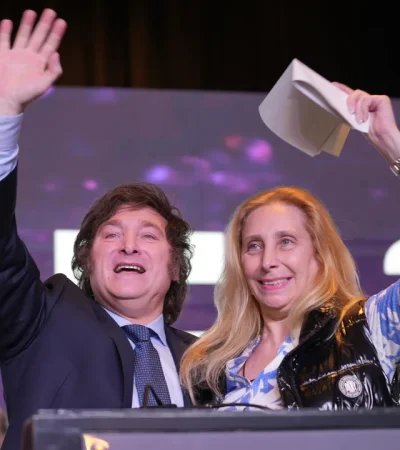 Javier Milei junto a su hermana Karina