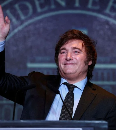 Milei tuvo un gesto particular con Pedro Sánchez