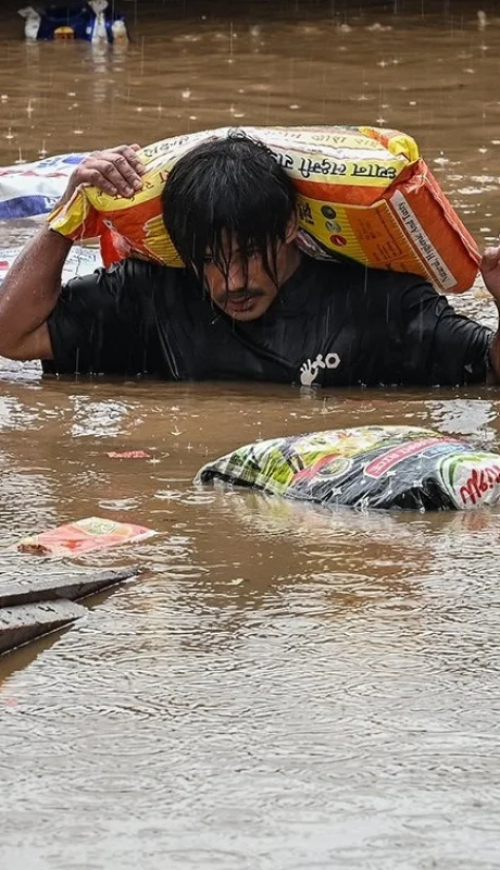 Graves inundaciones en Nepal deja más de 170 muertos