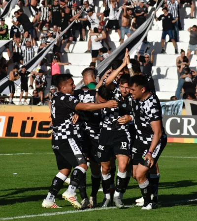 La alegría es solo blanquinegra tras el triunfazo ante Chicago