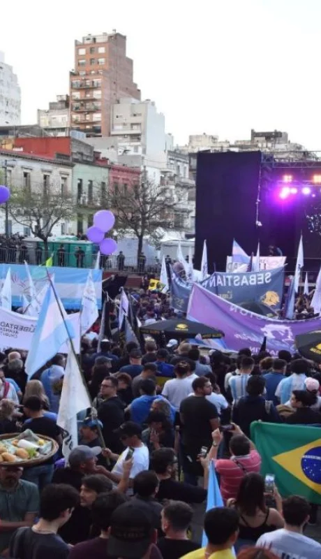 "Es verdad que Javier Milei tiene centralidad de figura política, pero ya no es más el único que fija de qué temas hay que hablar" (Nayet Kadamián)