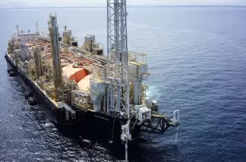 Gigante flotante de gas natural licuado se instalará en Río Negro