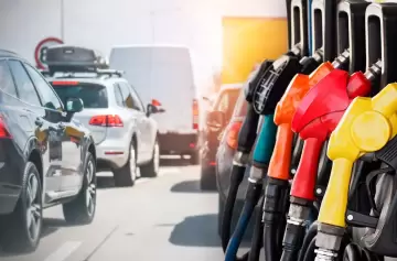 Los pormenores del anuncio que desde las 00 hs bajarán los combustibles