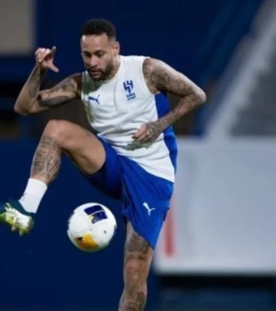 Neymar volvió a entrenarse.