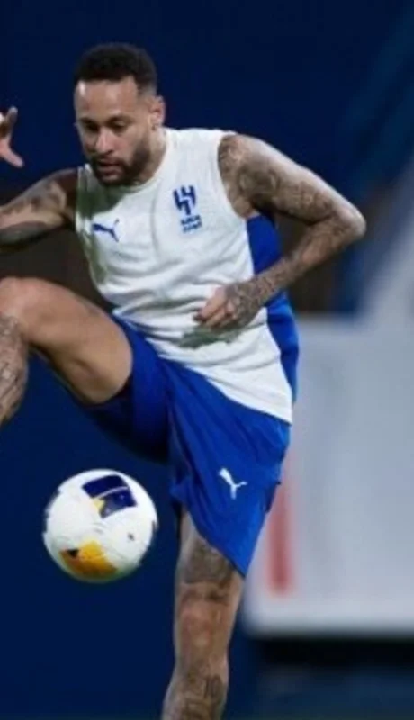 Neymar volvió a entrenarse.