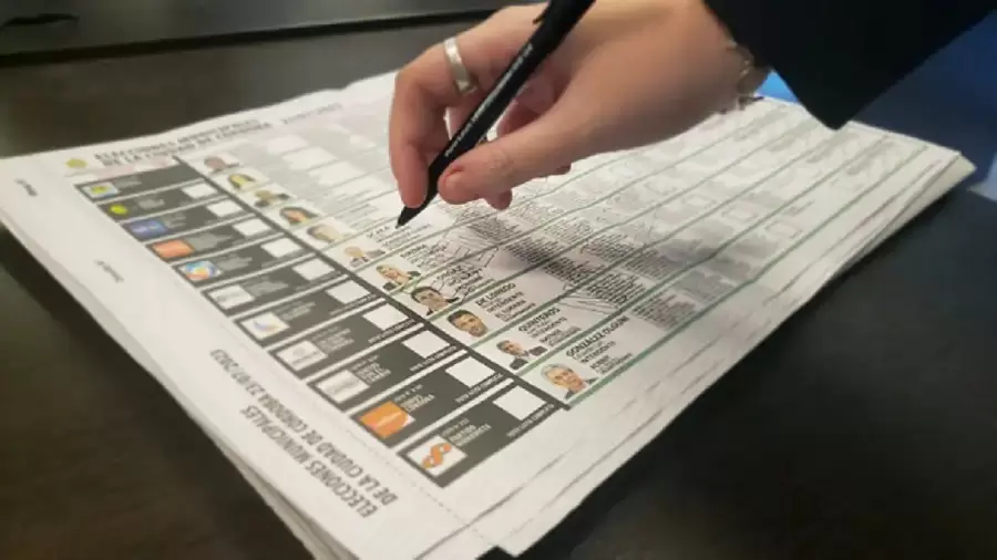 "Se terminaría así el clientelismo, el voto en cadena, y cuestiones que el folclore electoral argentino ya nos tiene acostumbrados" (Juan Brügge)