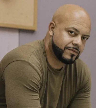 Jon-Adrian "JJ" Velazquez fue exonerado de su condena por asesinato injusto