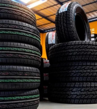 El Gobierno baja aranceles de neumáticos, motos, café y otros productos e insumos