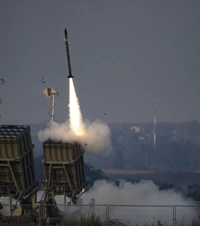 El sistema Cúpula de Hierro tuvo que operar a su máxima capacidad para detener el ataque de saturación persa.