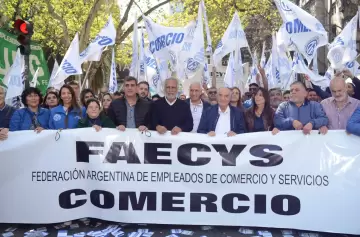 Histórico logro sindical: sueldo básico de $926 mil para empleados de comercio