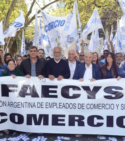 Histórico logro sindical: sueldo básico de $926 mil para empleados de comercio