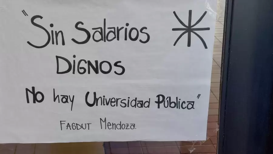 Ingeniero Electromecánico y titular del gremio que nuclea los docentes de la UTN (FAGDUT), Carlos Tarquini