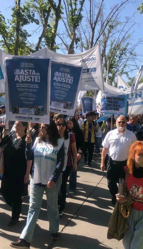 La convocatoria de la UNCuyo fue a las 15.00 en la rotonda de ingreso al Campus Universitario en el Parque General San Martín de la Ciudad de Mendoza.