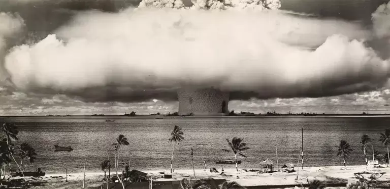 Una prueba de bomba atómica submarina en Bikini Atoll en 1946. (Foto: Marina del Gobierno de EEUU)