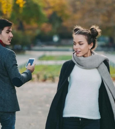 Cerebro en alerta: el misterio de sentir las miradas