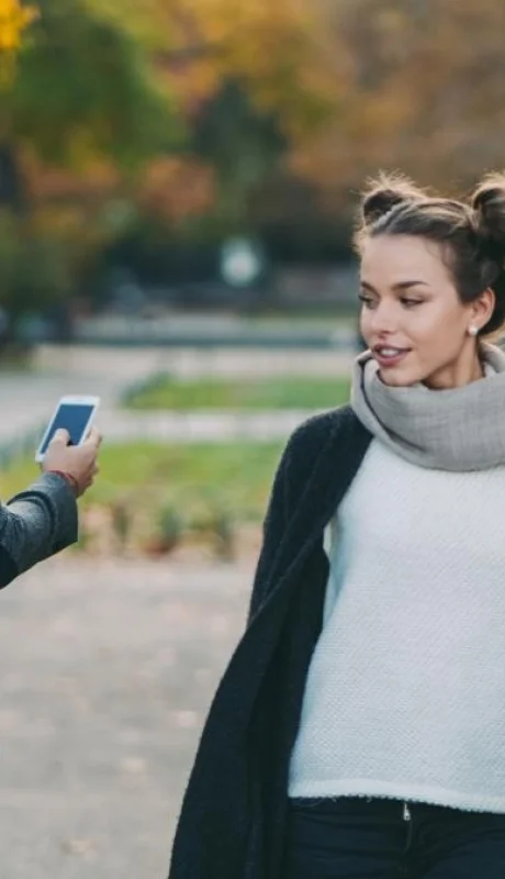 Cerebro en alerta: el misterio de sentir las miradas