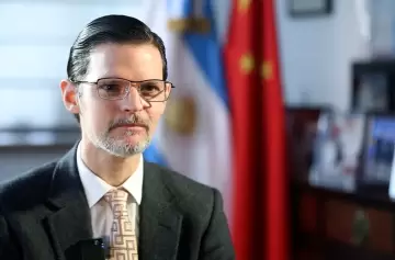 Vaca Narvaja apoya acercamiento a China y advierte sobre la gestión de la Cancillería