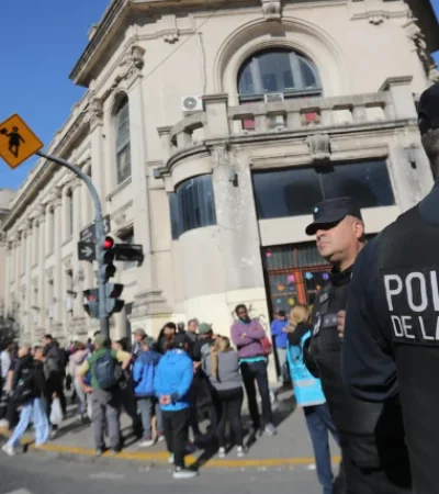 Amplio operativo "dentro del polígono conformado por las calles Pueyrredón, Rivadavia, Corrientes y Pasteur".