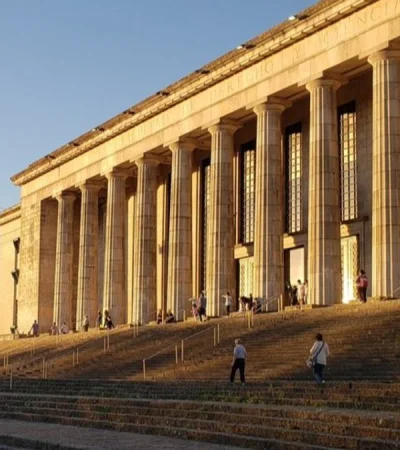 "La política partidaria, con elementos que no le hacen bien a esta discusión" (Osvaldo Llancafilo)