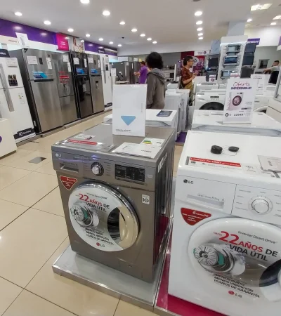 La venta de electrodomésticos enfrenta caídas en facturación y márgenes mínimos de rentabilidad por la volatilidad de las tasas.