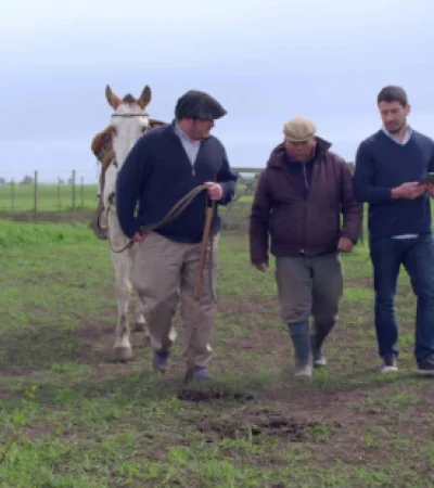 La norma fue redactada por Tomás Jofré y propuesta a Farrell para su aprobación por el coronel Juan Domingo Perón.