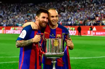 La emotiva despedida de Leo Messi a Andrés Iniesta tras anunciar su retiro del fútbol