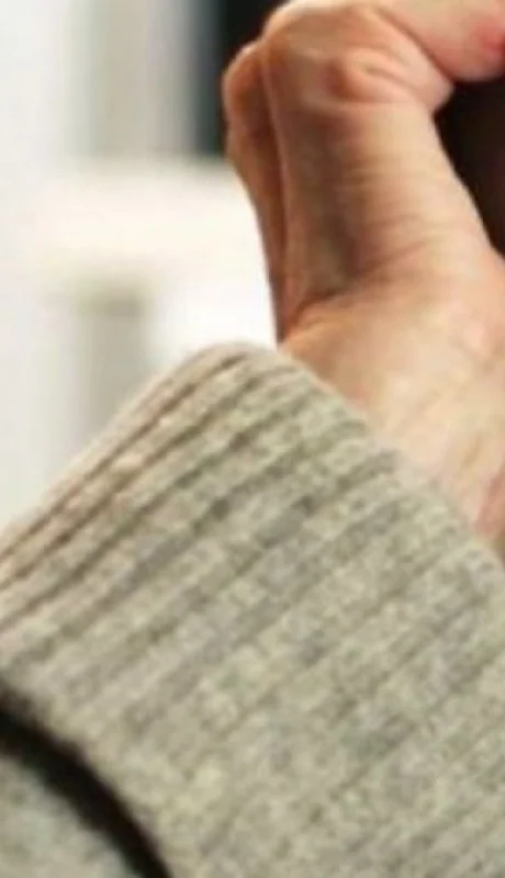 El engaño telefónico no cesa: estafadores le arrebataron $2,4 millones a una anciana