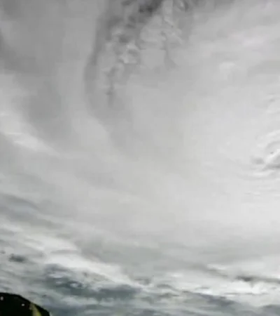 El ojo de Milton se cierne sobre todo el norte de Florida y amenaza con arrasar la ciudad de Tampa.