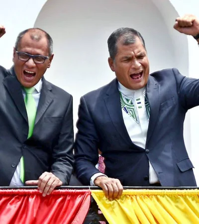 Correa y Glas están bajo investigación por favorecer en su mandato a sectores afines con millonarios contratos gubernamentales.