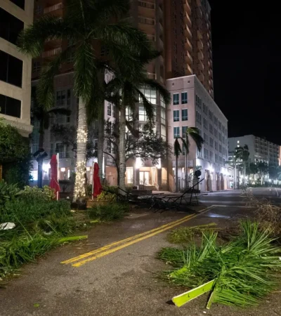 Las tormentas provocaron inundaciones y destrozos en algunas ciudades del estado costero.
