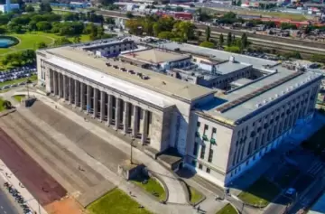 Denuncian que inició el éxodo de docentes universitarios de Argentina