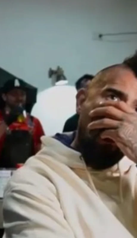 Arturo Vidal junto al Colo Gil, su compañero, durante el vivo.