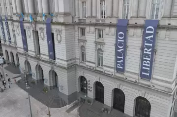 Murió el empleado del Palacio Libertad acusado de grabar a menores en los camarines