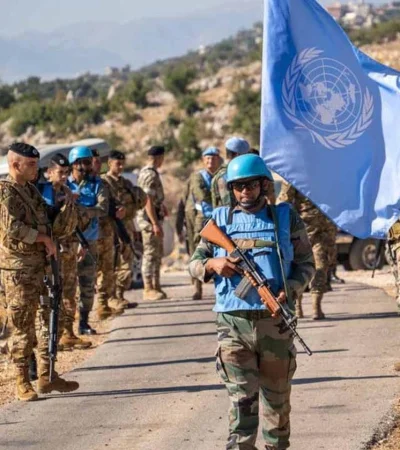 Una base de los Cascos Azules de la ONU fue atacada por Israel.