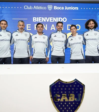 Gago fue presentado en Boca con su cuerpo técnico.