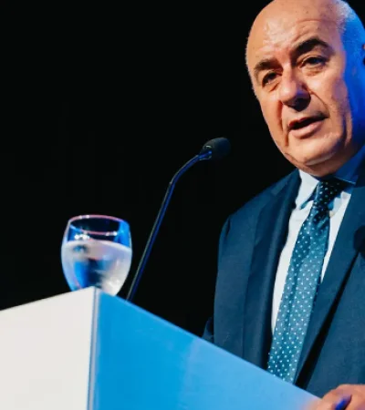 "Para revertir la decadencia hacen falta carácter, sacrificio y paciencia", remarcó Luis Macario.