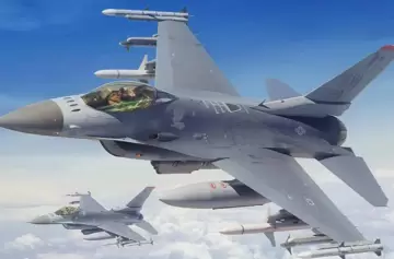 Un piloto de un F-16 compitió en un ejercicio contra un caza pilotado por una inteligencia artificial