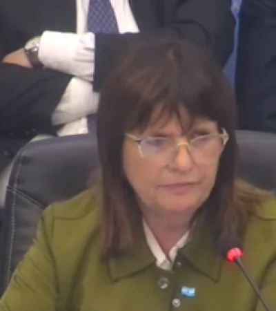 Patricia Bullrich llegó a la cámara baja del Parlamento nacional para iniciar su discurso cerca de las 15.00 del martes 15 de octubre.