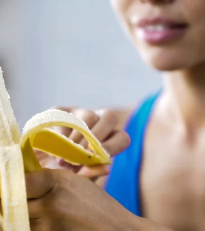 Muchos quitan las cáscaras y las hebras. Craso error.