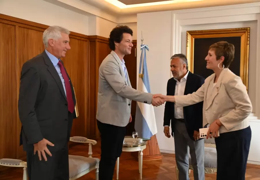 Reunión con Ontario Inc. en Casa de Gobierno de Mendoza